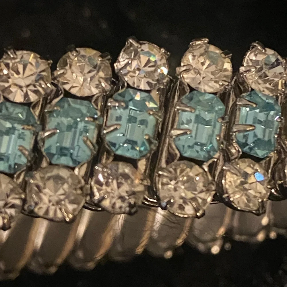 Vintage Light Blue Rhinestone Choker Necklace & Bracelet Set look @ the video - Picture 14 of 17